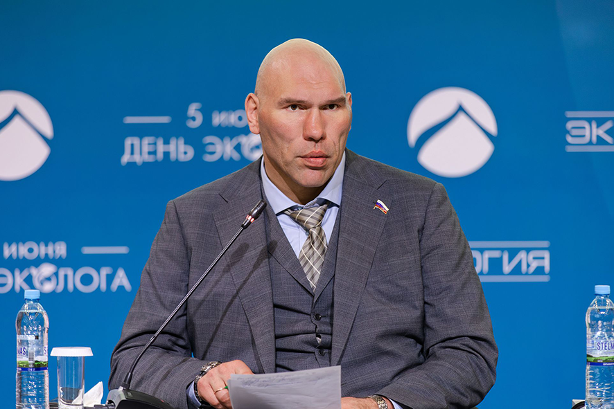 Депутат Николай Валуев, подводя итоги года, выделил форум «Экология» как важное событие